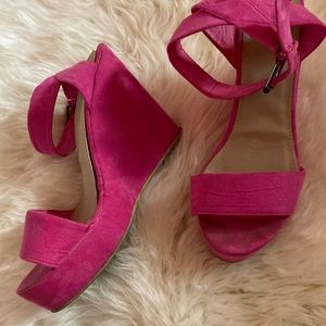 Pink wedges